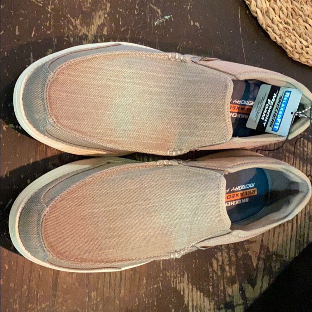skechers delton